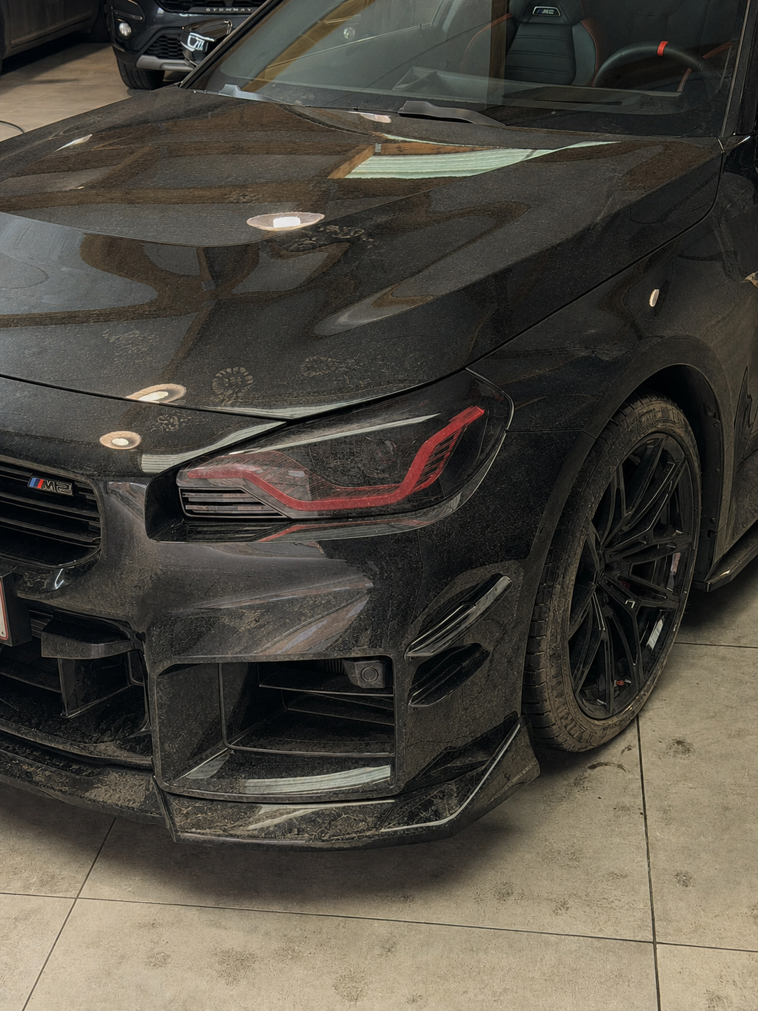 BMW M2 avant detailing extérieur Jumswash — carrosserie sale et ternie